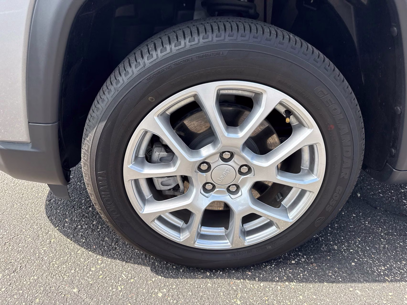 2023 Billet Silver Metallic Clearcoat Jeep Compass Latitude Lux 4X4 SUV