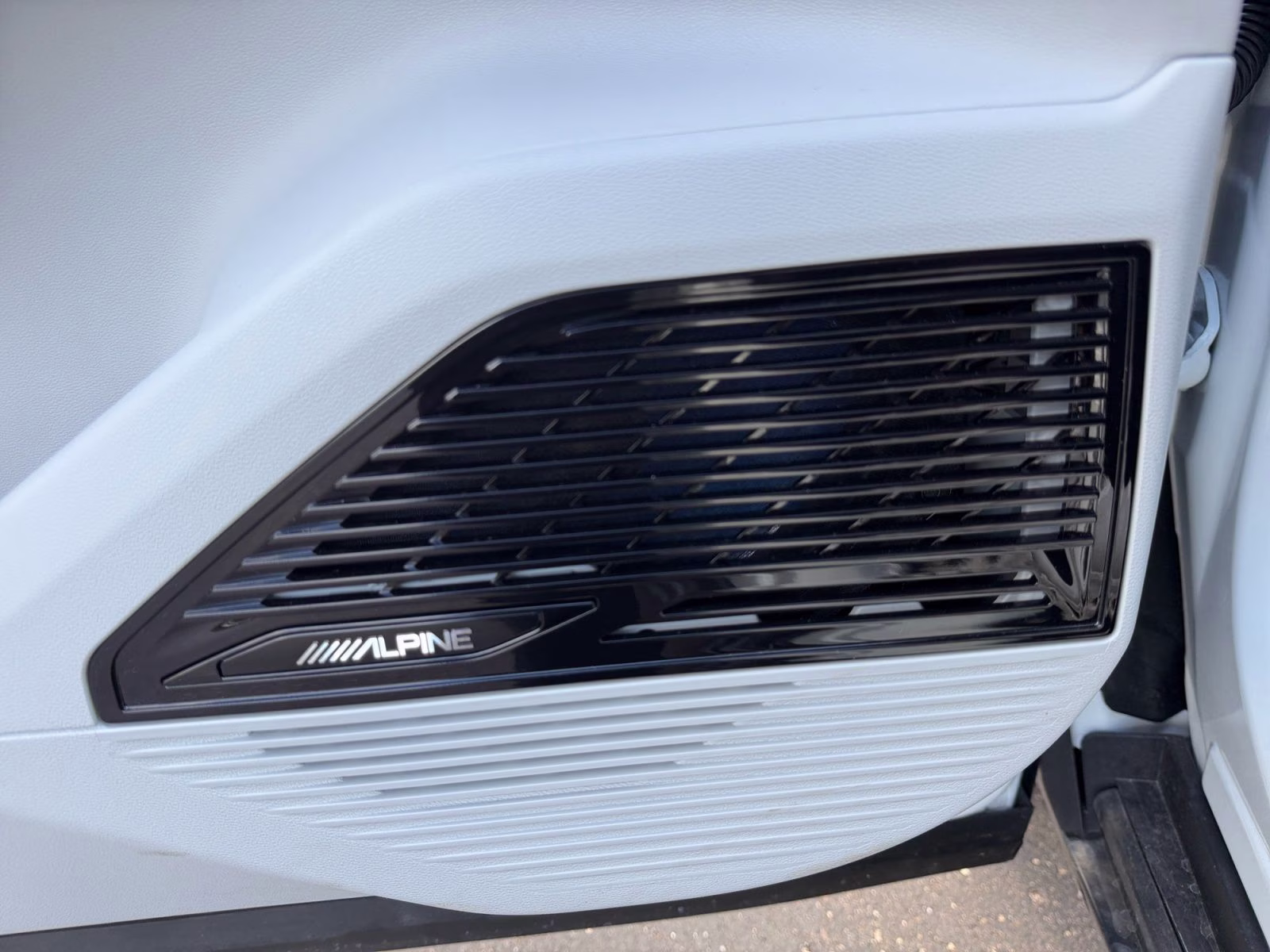 2026 Bright White Clearcoat Jeep Cherokee Limited 4X4 SUV