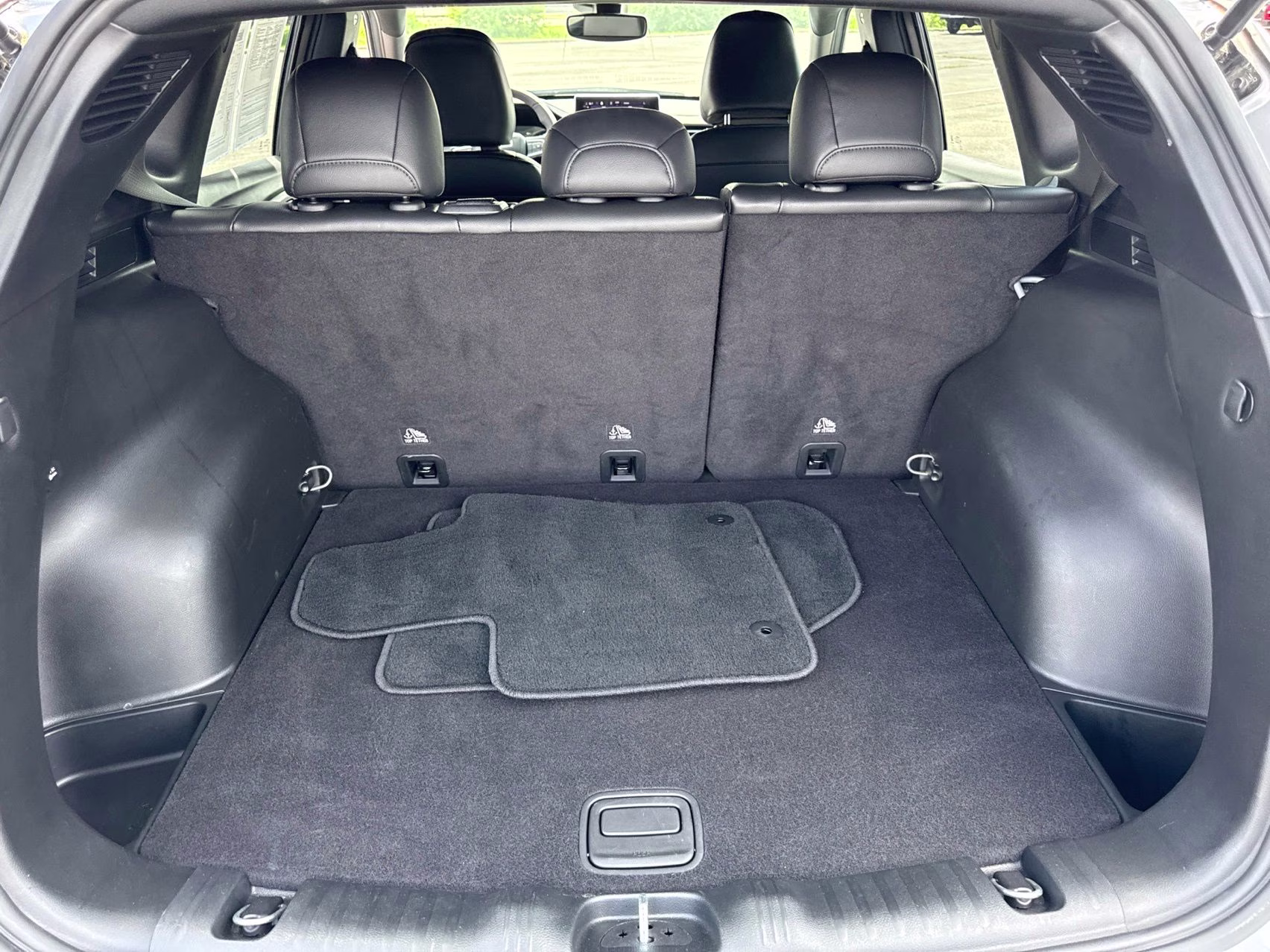 2023 Billet Silver Metallic Clearcoat Jeep Compass Latitude Lux 4X4 SUV