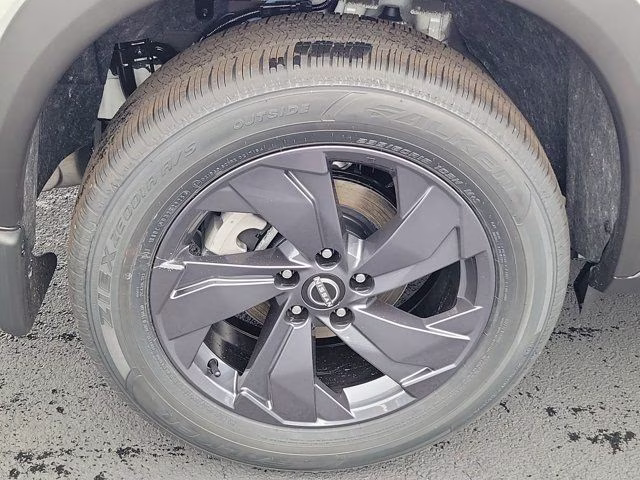 2026 Everest White Pearl Tricoat Nissan Rogue SV FWD SUV