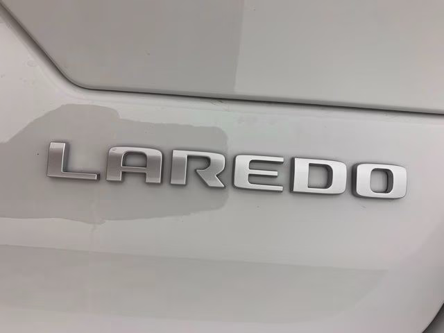 2026 Bright White Clearcoat Jeep Grand Cherokee Laredo X 4X4 SUV