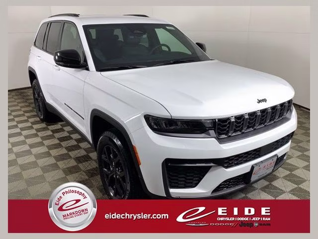 2026 Bright White Clearcoat Jeep Grand Cherokee Altitude 4X4 SUV