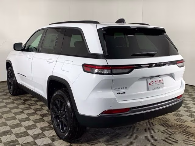 2026 Bright White Clearcoat Jeep Grand Cherokee Altitude 4X4 SUV