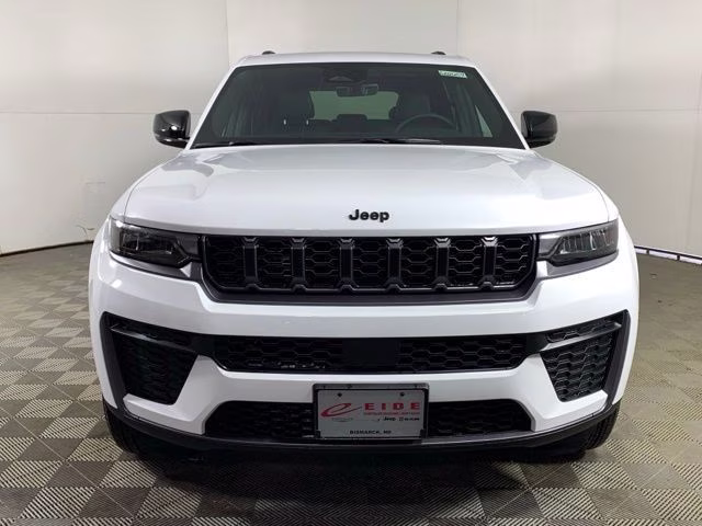2026 Bright White Clearcoat Jeep Grand Cherokee Altitude 4X4 SUV