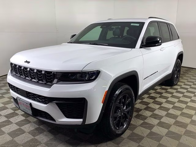 2026 Bright White Clearcoat Jeep Grand Cherokee Altitude 4X4 SUV