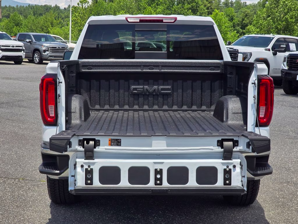 2026 Glacier White Tricoat GMC Sierra 1500 SLT 4X4 Truck