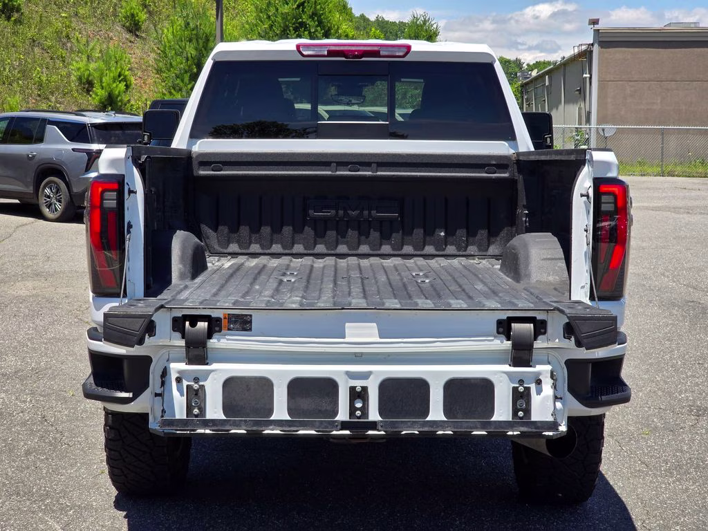2025 Summit White GMC Sierra 2500HD AT4 4X4 Truck