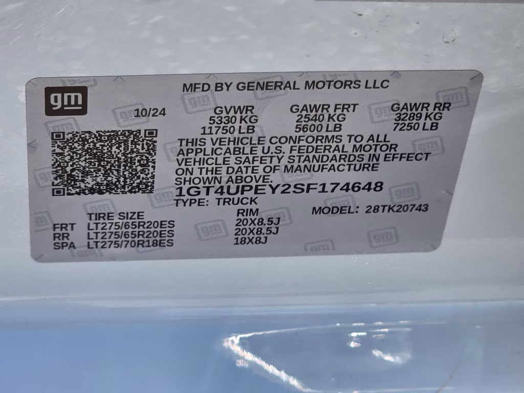 2025 Summit White GMC Sierra 2500HD AT4 4X4 Truck