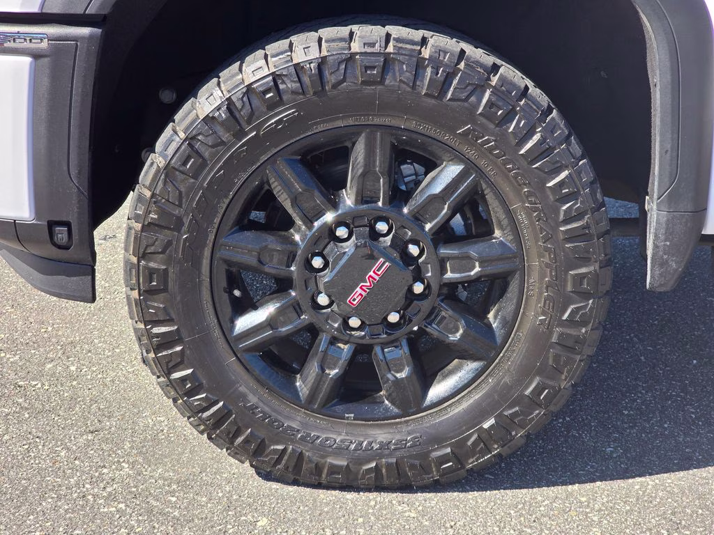 2025 Summit White GMC Sierra 2500HD AT4 4X4 Truck