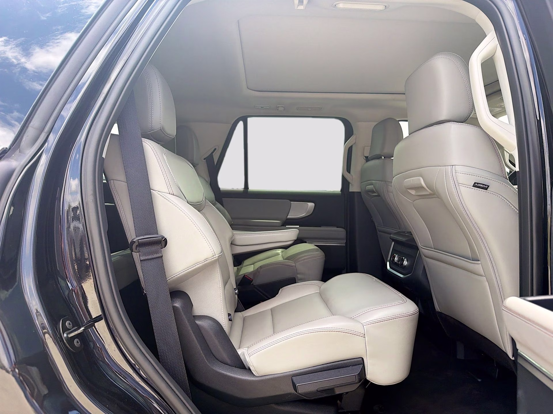 2025 Agate Black Metallic Ford Expedition Active 4X4 SUV