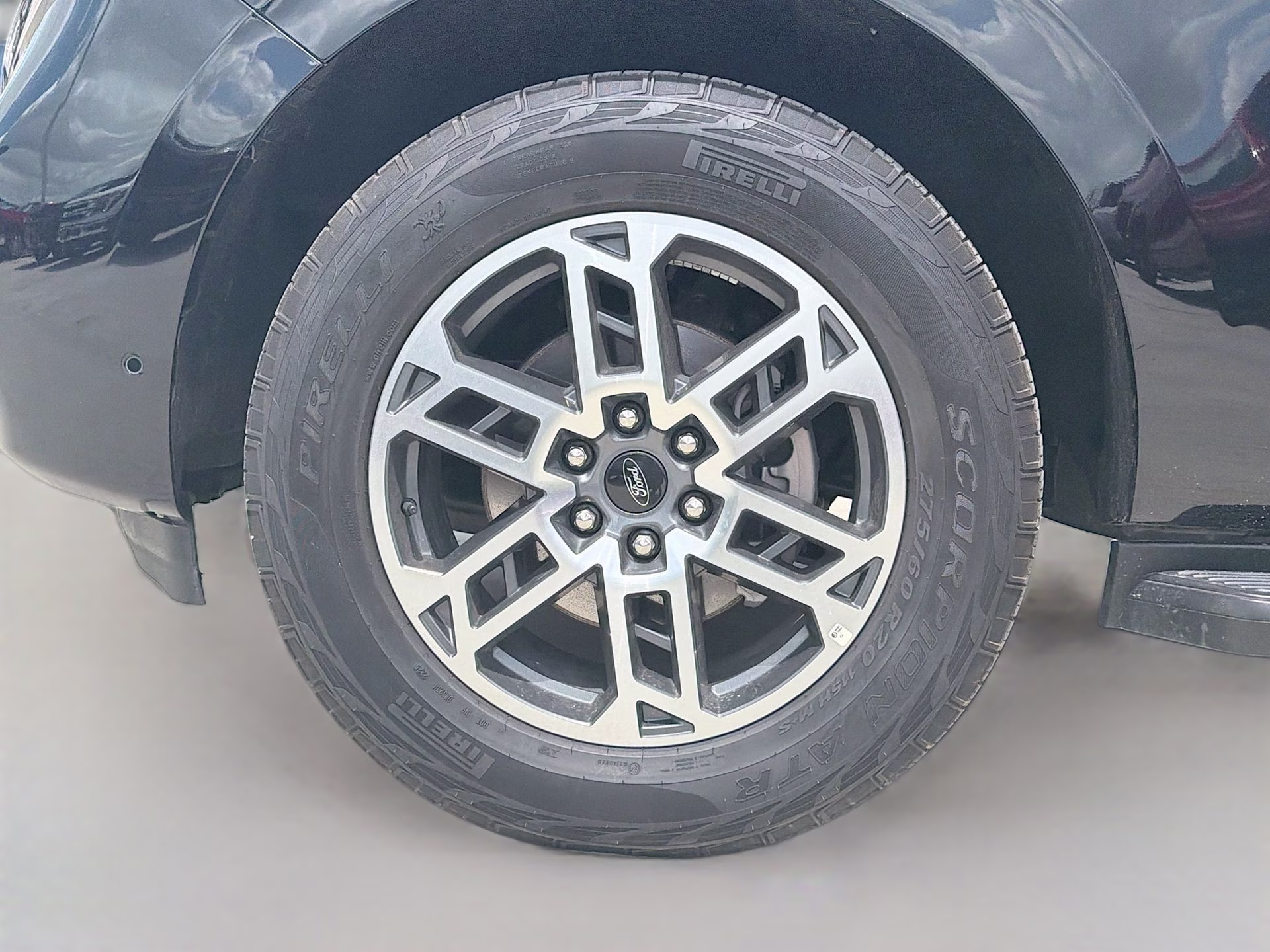 2025 Agate Black Metallic Ford Expedition Active 4X4 SUV