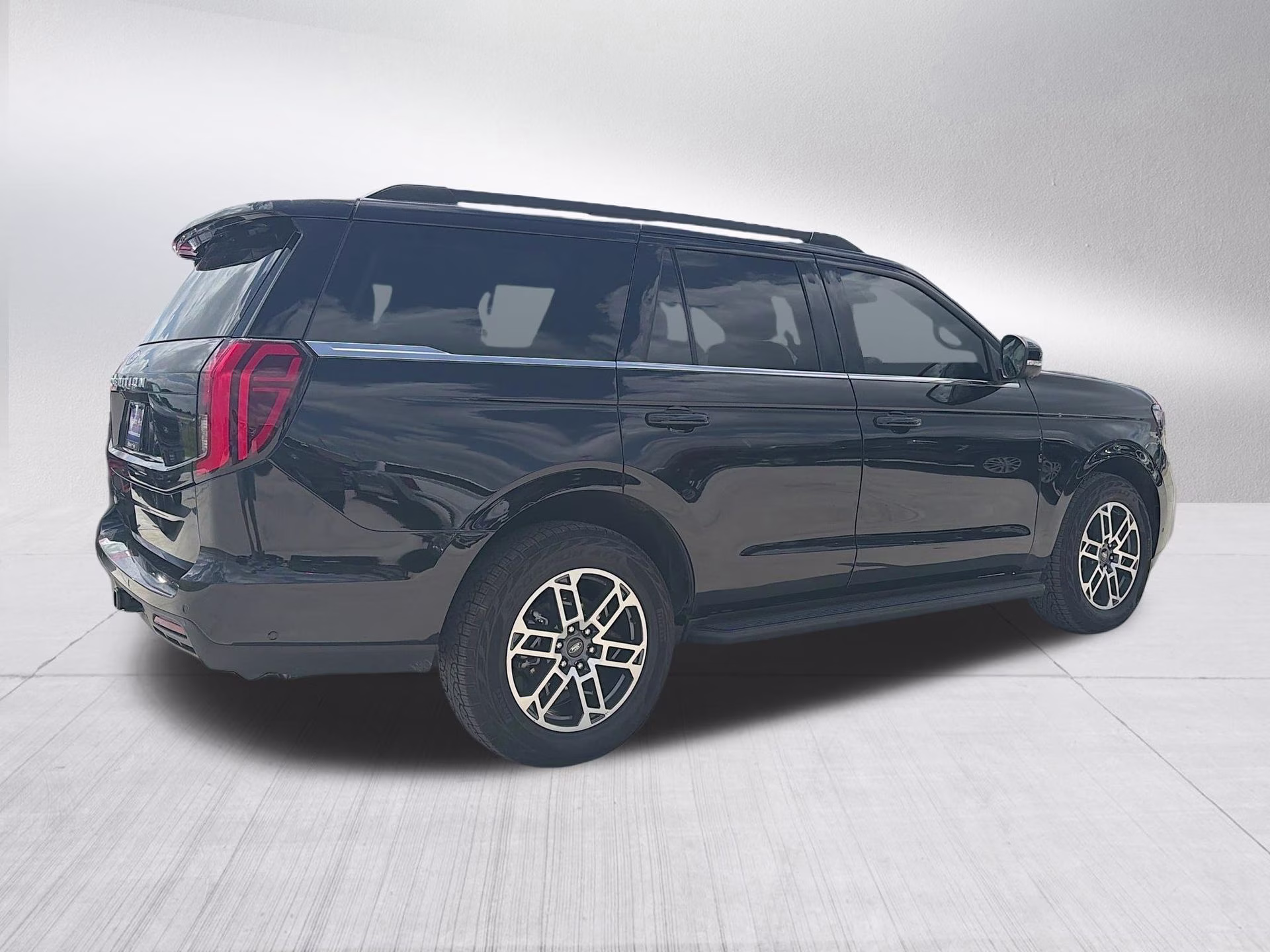 2025 Agate Black Metallic Ford Expedition Active 4X4 SUV