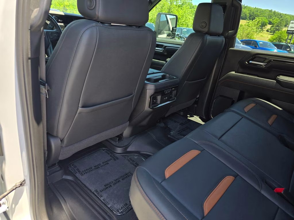 2025 Summit White GMC Sierra 2500HD AT4 4X4 Truck