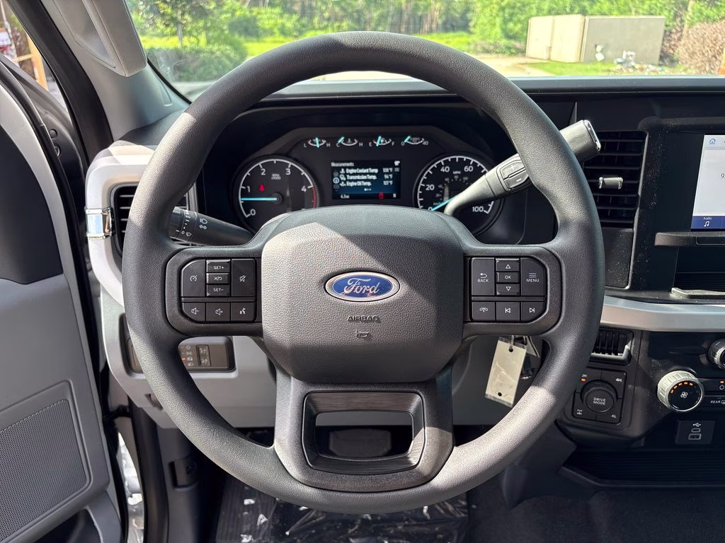 2026 Oxford White Ford Super Duty F-250 SRW XL 4X4 Truck