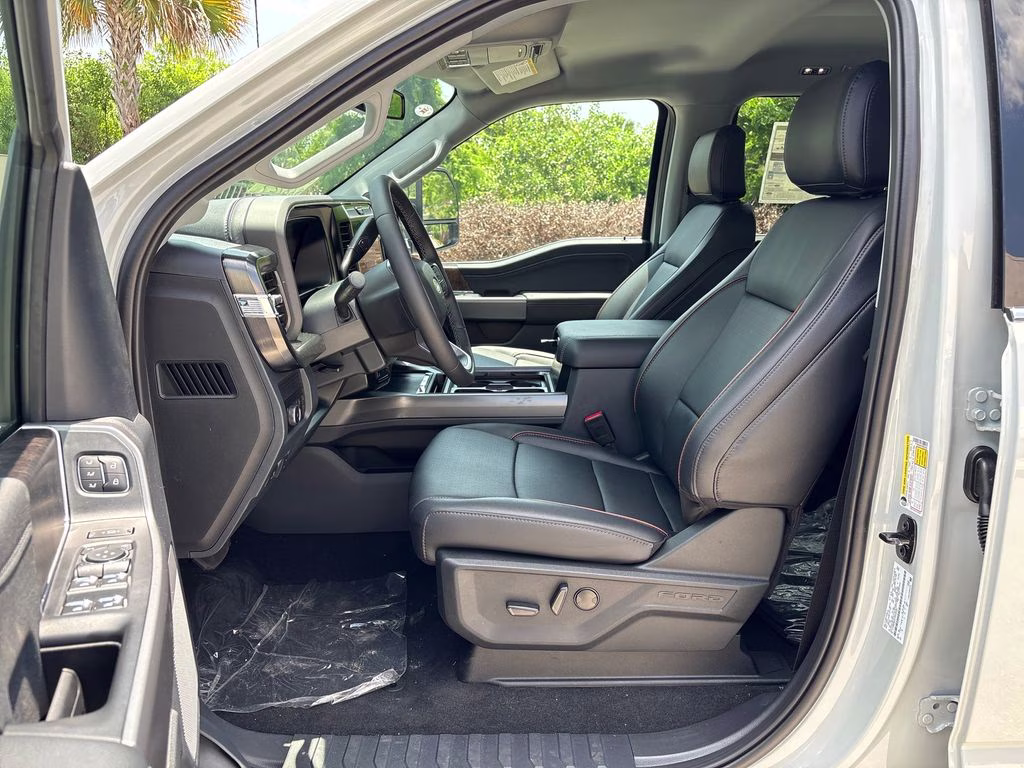 2026 Avalanche Ford Super Duty F-250 SRW Lariat 4X4 Truck