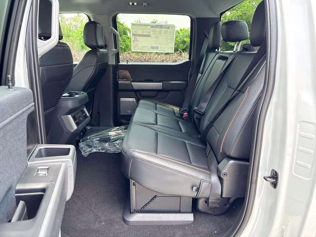 2026 Avalanche Ford Super Duty F-250 SRW Lariat 4X4 Truck