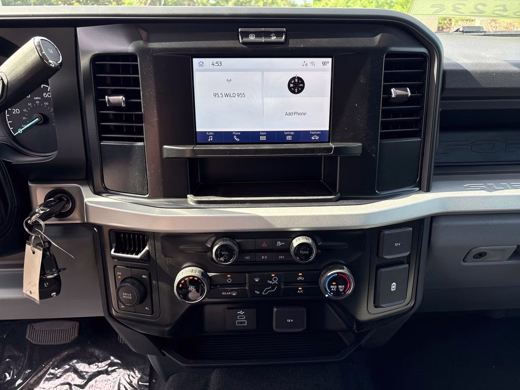 2026 Oxford White Ford Super Duty F-250 SRW XL 4X4 Truck