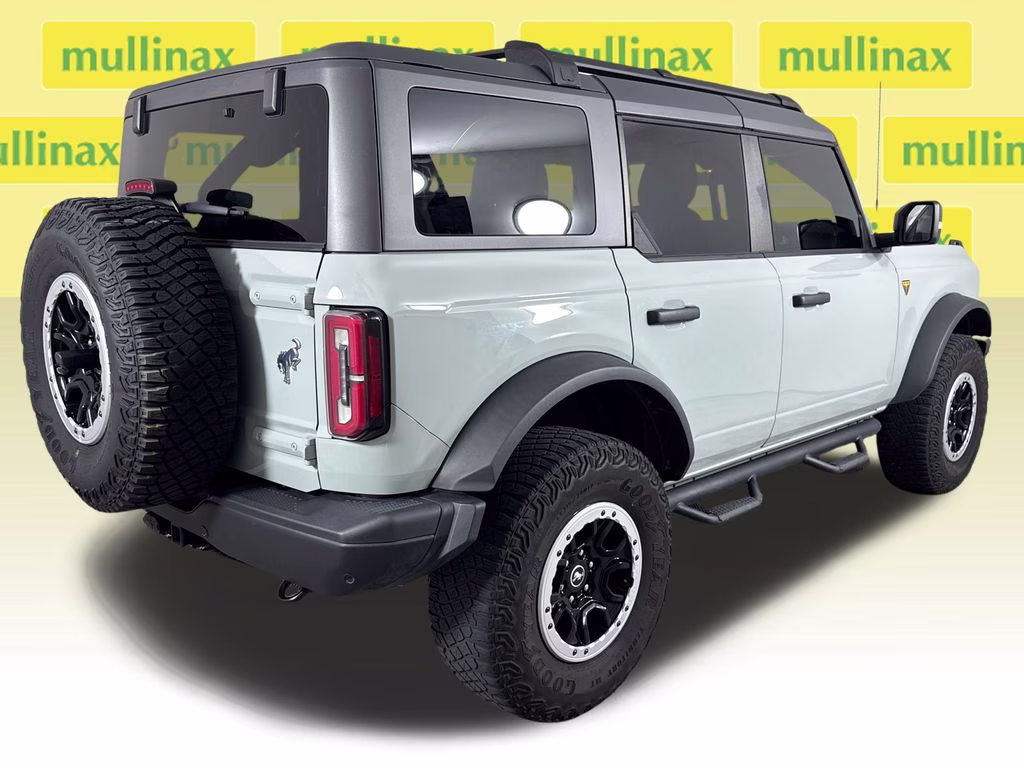 2023 Cactus Gray Ford Bronco Badlands 4X4 SUV