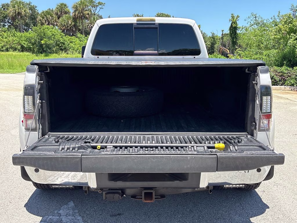 2012 White Platinum Clearcoat Metallic Ford Super Duty F-450 DRW Lariat 4X4 Truck