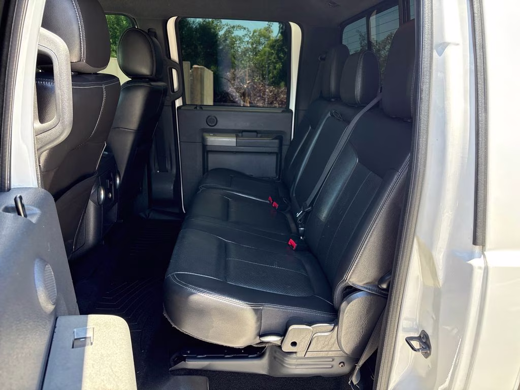 2012 White Platinum Clearcoat Metallic Ford Super Duty F-450 DRW Lariat 4X4 Truck