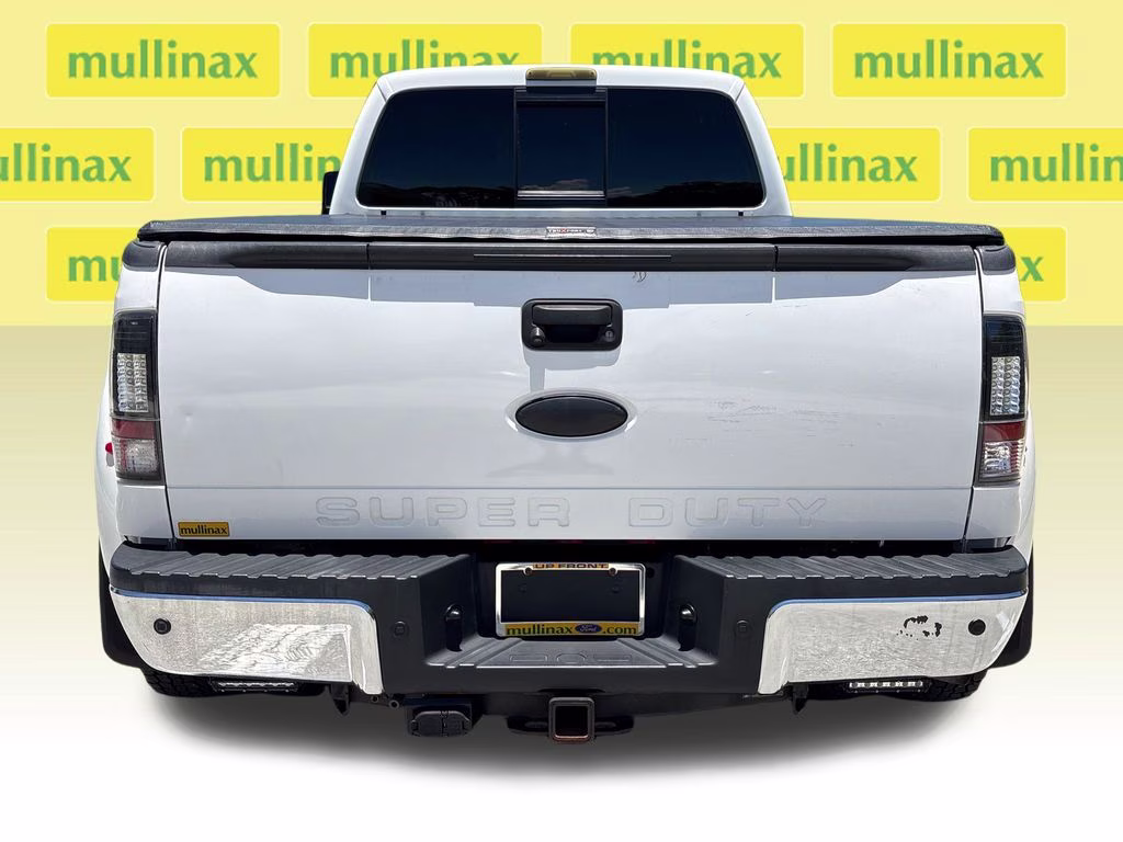 2012 White Platinum Clearcoat Metallic Ford Super Duty F-450 DRW Lariat 4X4 Truck
