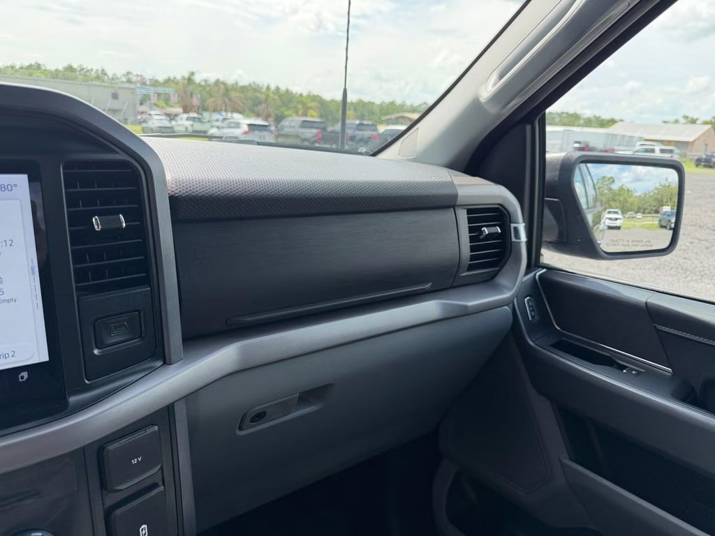 2025 Black Metallic Ford F-150 XLT 4X4 Truck
