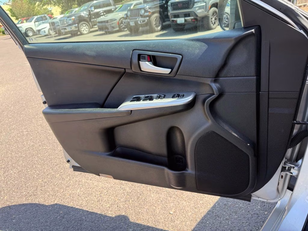 2014 Classic Silver Metallic Toyota Camry SE Sport FWD Sedan