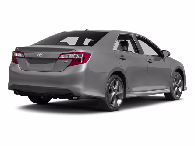 2014 Classic Silver Metallic Toyota Camry SE Sport FWD Sedan
