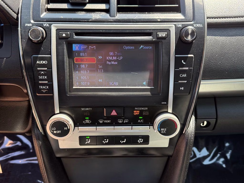 2014 Classic Silver Metallic Toyota Camry SE Sport FWD Sedan