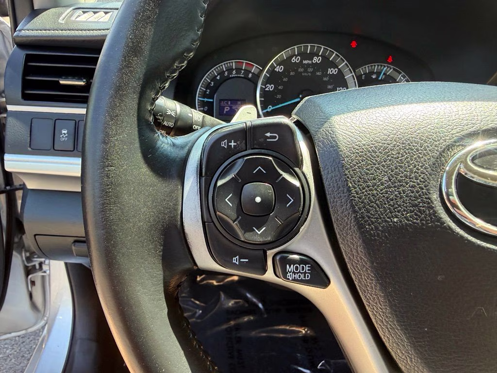 2014 Classic Silver Metallic Toyota Camry SE Sport FWD Sedan
