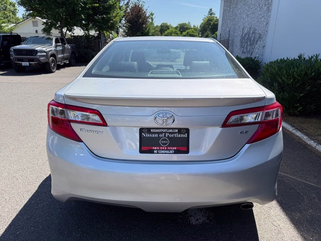 2014 Classic Silver Metallic Toyota Camry SE Sport FWD Sedan