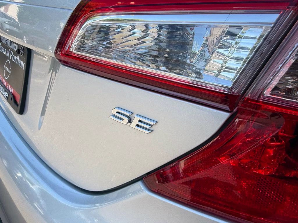 2014 Classic Silver Metallic Toyota Camry SE Sport FWD Sedan