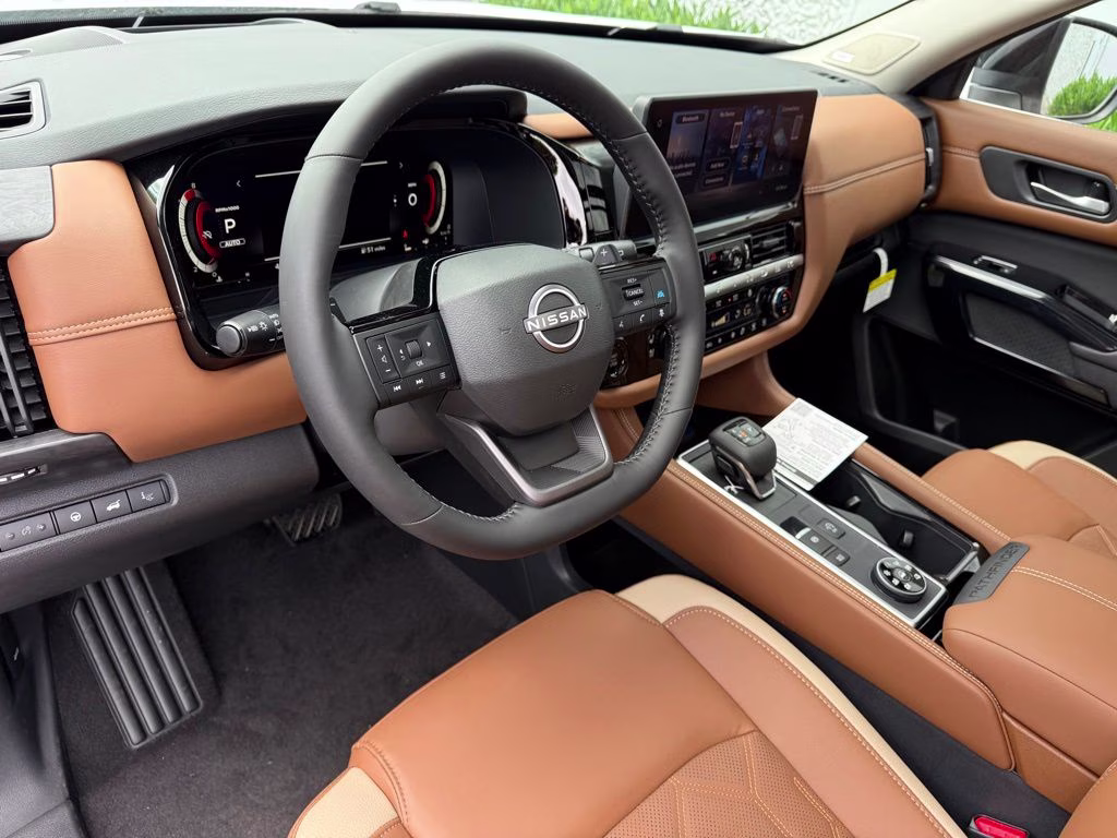 2026 Everest White Pearl Tricoat Nissan Pathfinder Platinum 4X4 SUV