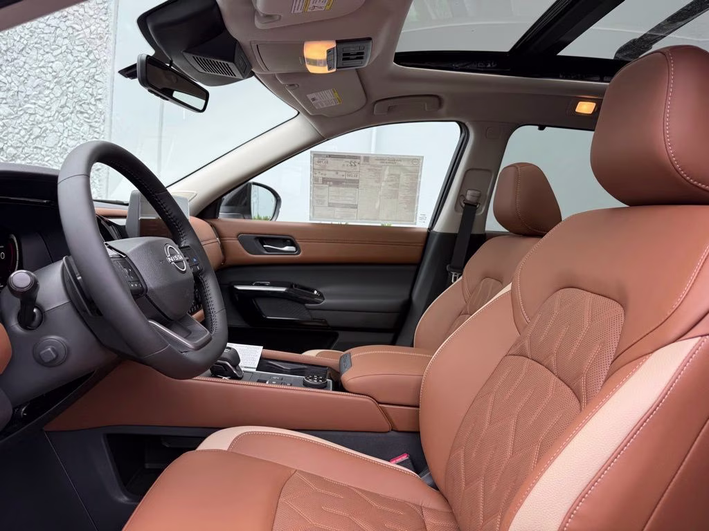 2026 Everest White Pearl Tricoat Nissan Pathfinder Platinum 4X4 SUV