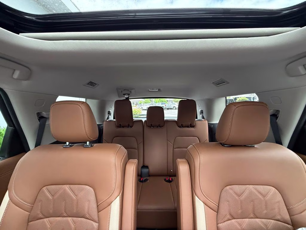 2026 Everest White Pearl Tricoat Nissan Pathfinder Platinum 4X4 SUV