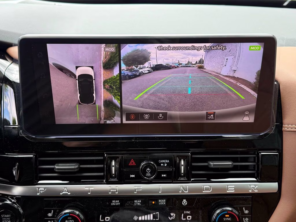 2026 Everest White Pearl Tricoat Nissan Pathfinder Platinum 4X4 SUV