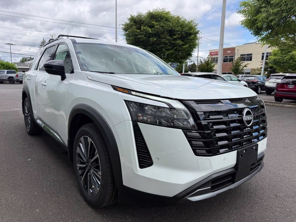 2026 Everest White Pearl Tricoat Nissan Pathfinder Platinum 4X4 SUV