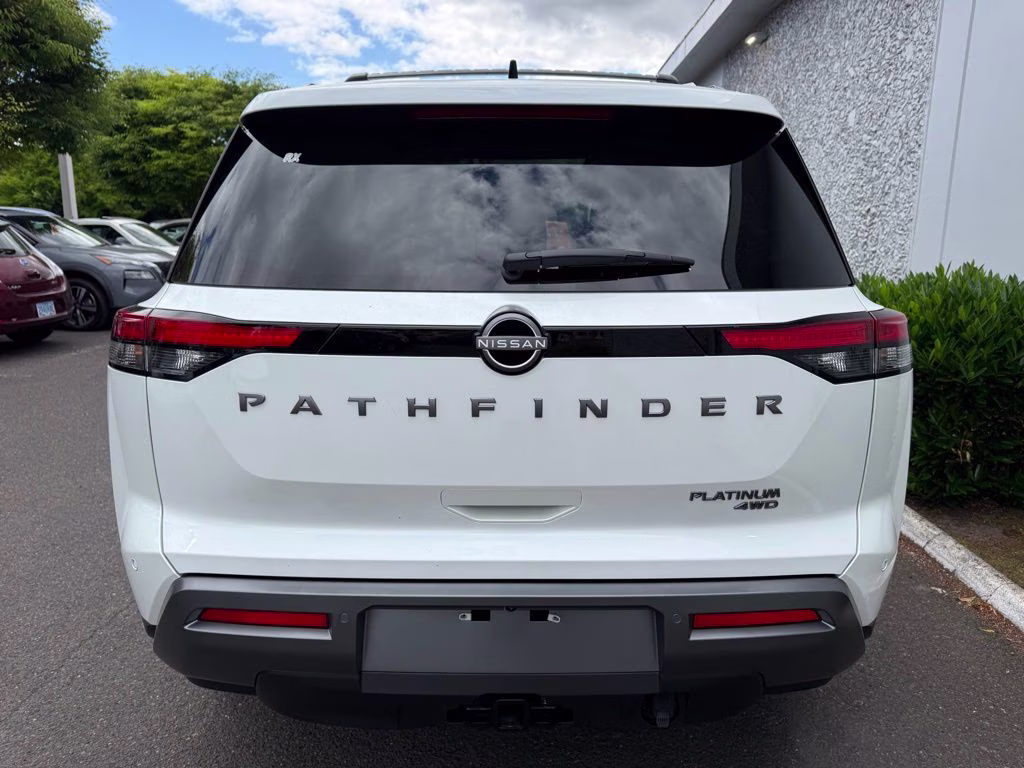 2026 Everest White Pearl Tricoat Nissan Pathfinder Platinum 4X4 SUV
