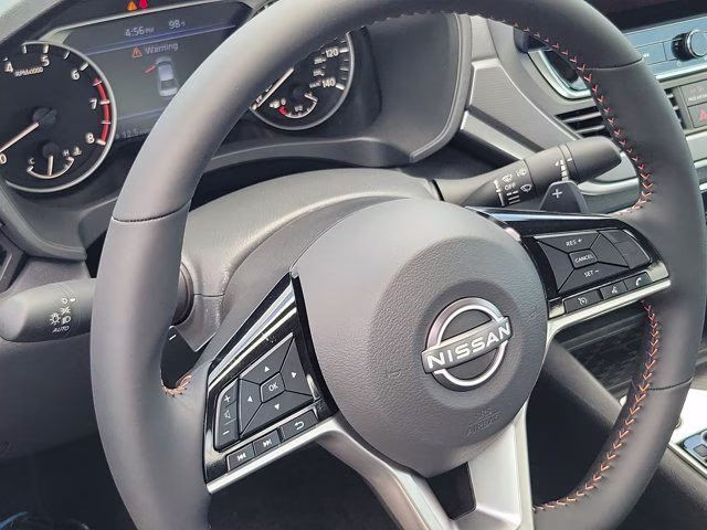 2026 Gun Metallic/Super Black Nissan Altima 2.5 SR FWD Sedan