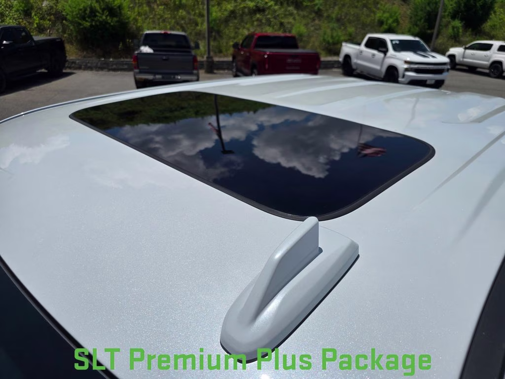 2026 Glacier White Tricoat GMC Sierra 1500 SLT 4X4 Truck