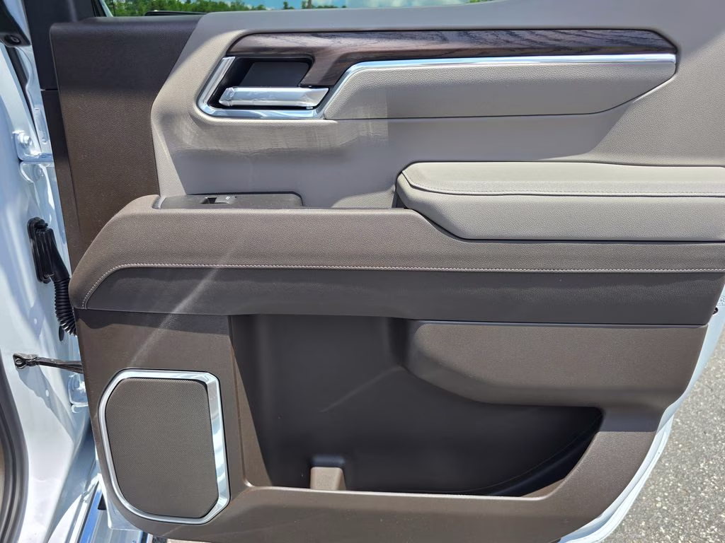 2026 Glacier White Tricoat GMC Sierra 1500 SLT 4X4 Truck