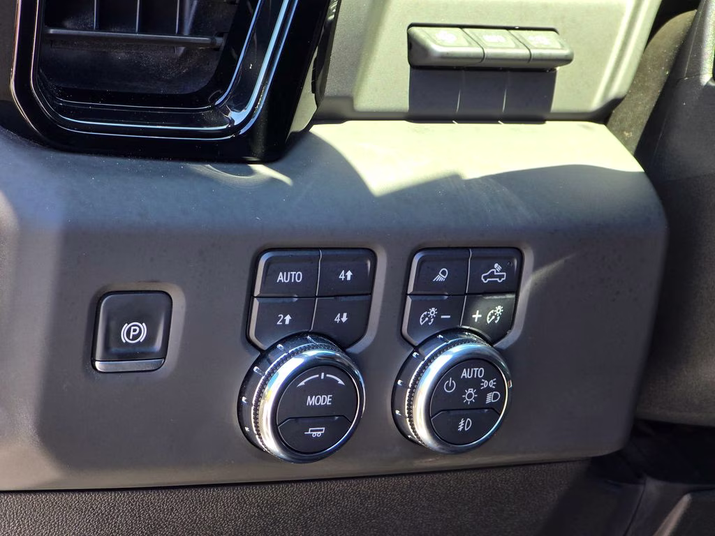 2025 Summit White GMC Sierra 2500HD AT4 4X4 Truck