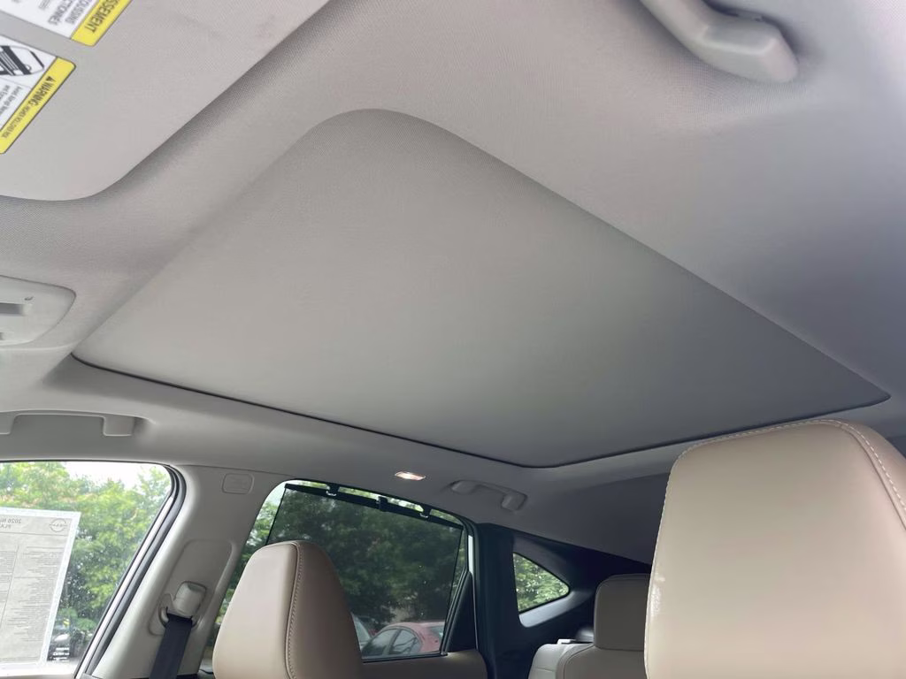 2026 Everest White Pearl/Black Nissan Murano Platinum AWD SUV