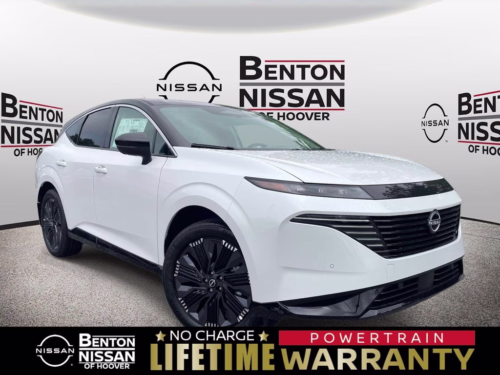 2026 Everest White Pearl/Black Nissan Murano Platinum AWD SUV