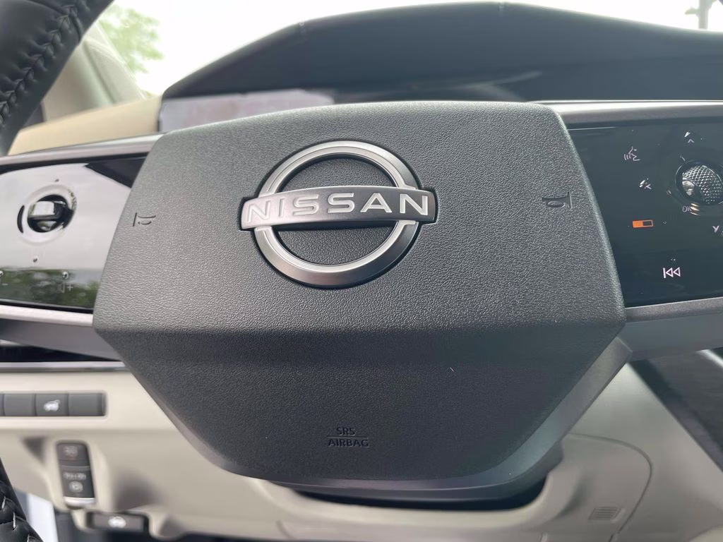 2026 Everest White Pearl/Black Nissan Murano Platinum AWD SUV
