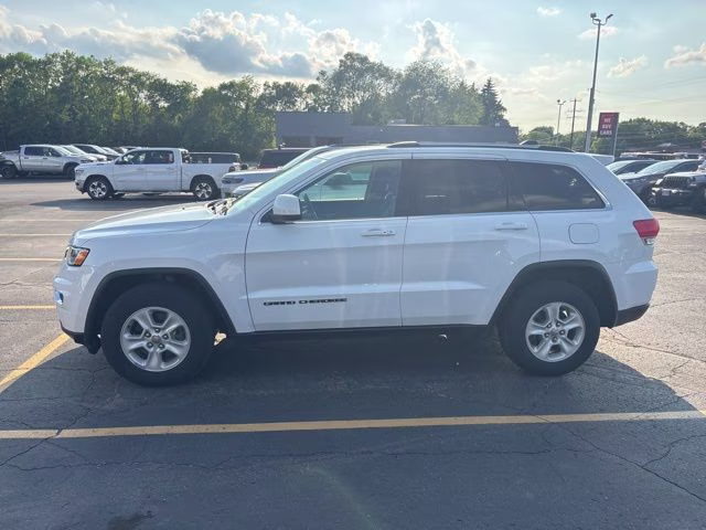 2017 Bright White Clearcoat Jeep Grand Cherokee Laredo 4X4 SUV