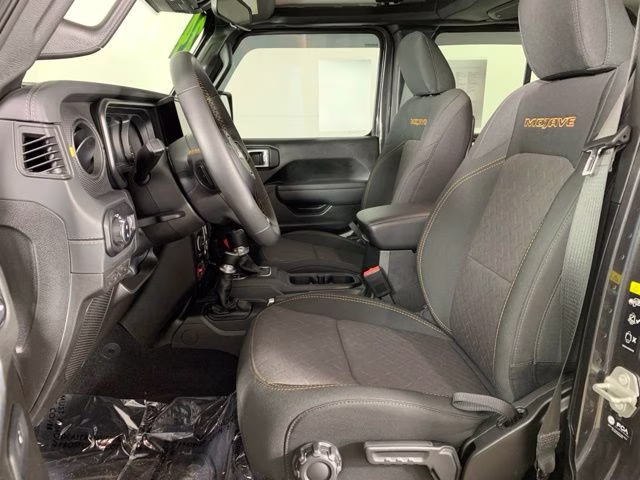 2024 Granite Crystal Metallic Clearcoat Jeep Gladiator Mojave 4X4 Truck