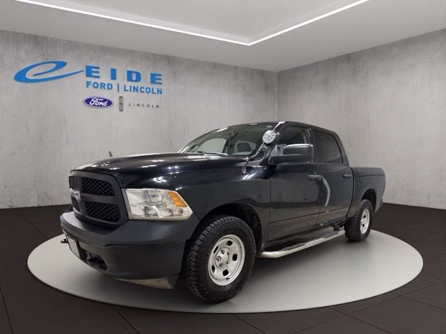 2019 Diamond Black Crystal Pearlcoat Ram 1500 Classic Tradesman 4X4 Truck