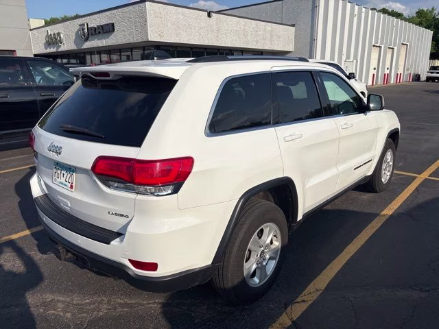 2017 Bright White Clearcoat Jeep Grand Cherokee Laredo 4X4 SUV