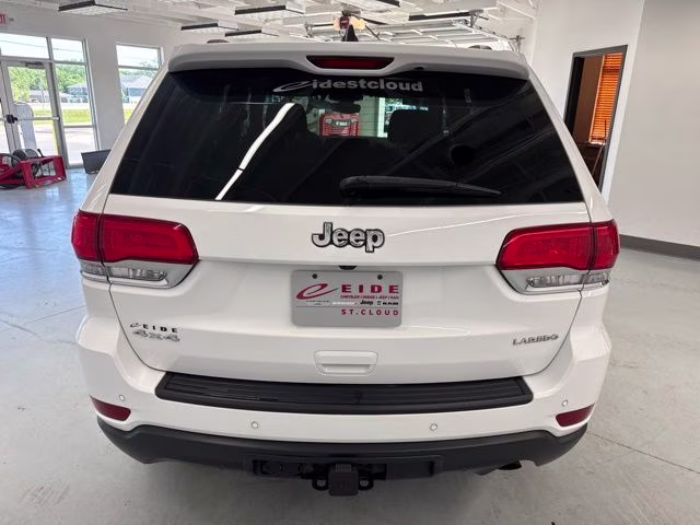 2017 Bright White Clearcoat Jeep Grand Cherokee Laredo 4X4 SUV